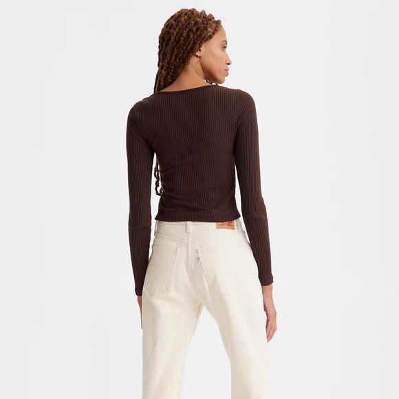 Levi’s Britt Long Sleeve Snap Front Top in Brown - Picture 2 of 7